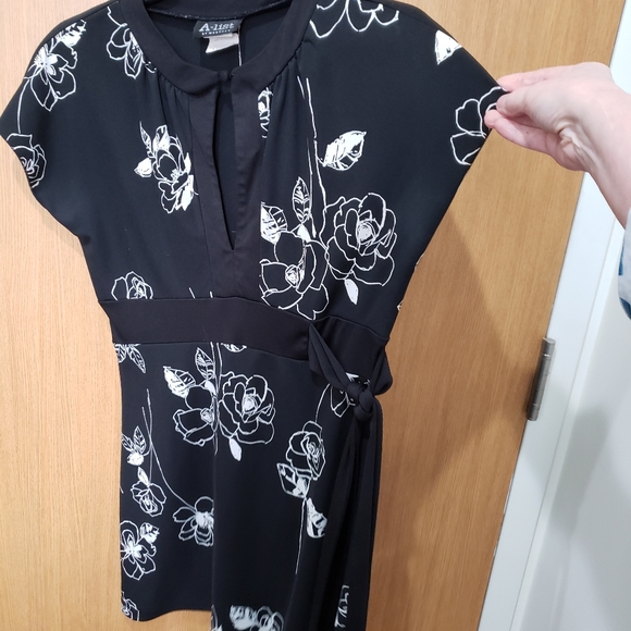 A-List By Wrapper, blk & wht floral fit & flare waist tie tunic blouse top, SZ L - Picture 14 of 16